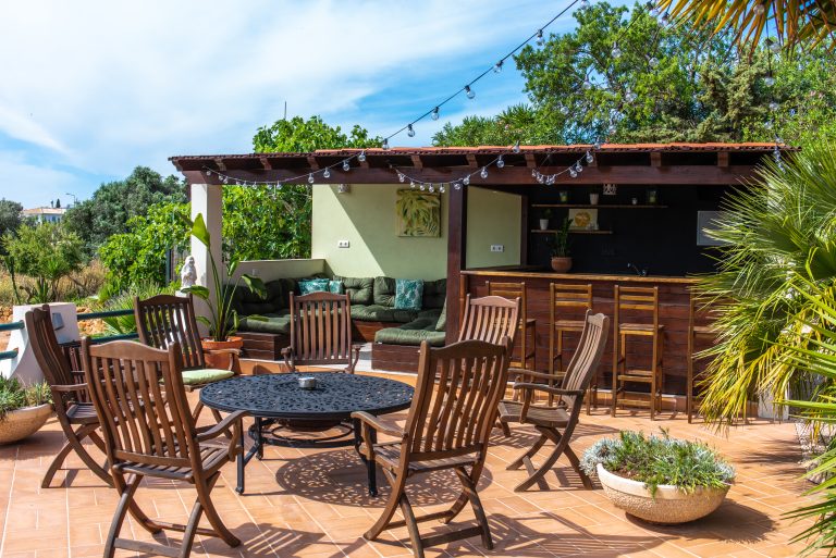Outdoor Dining and Bar
